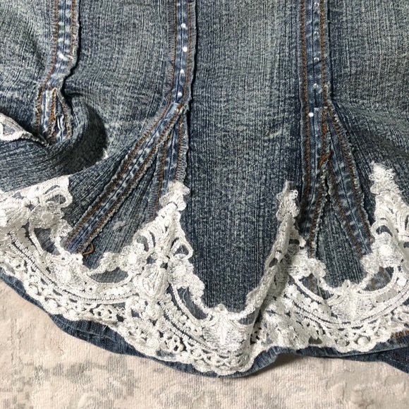 Distressed acid wash Jean denim lace skirt - Picture 4 of 8